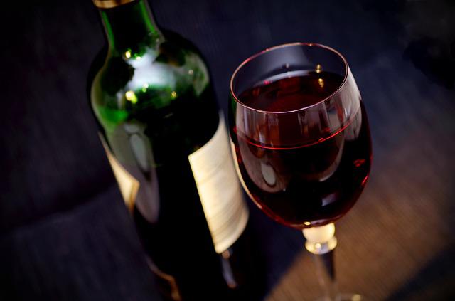 red-wine-health-benefits-nutrients-recipes