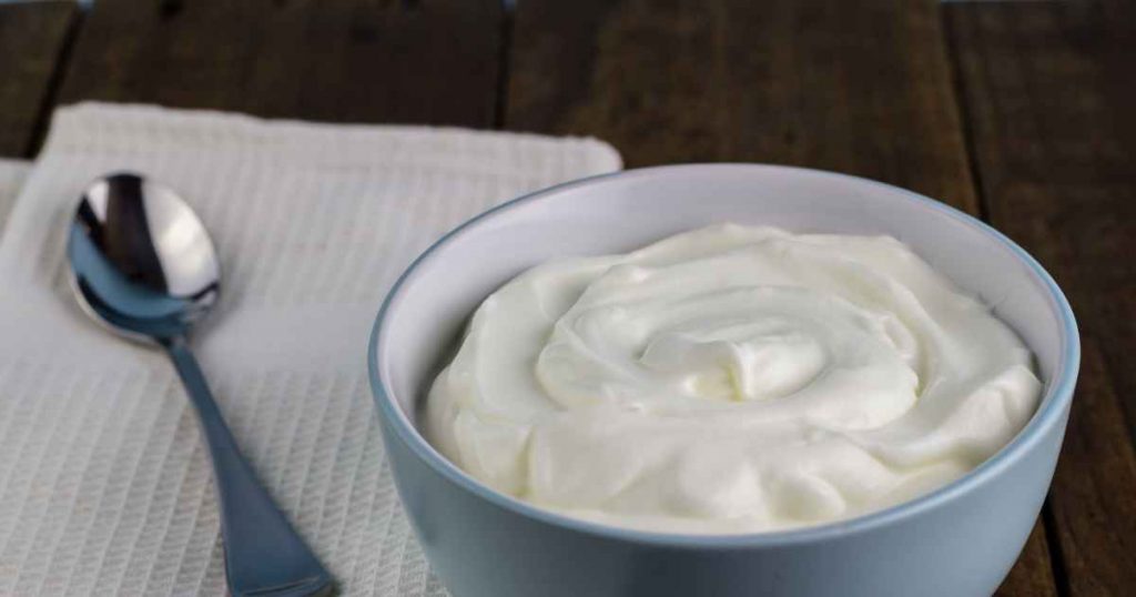 greek-yoghurt-health-benefits-nutrients-recipes