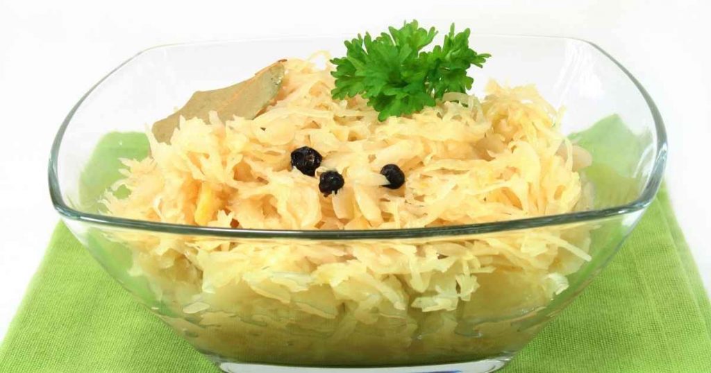sauerkraut-health-benefits-nutrients-recipes