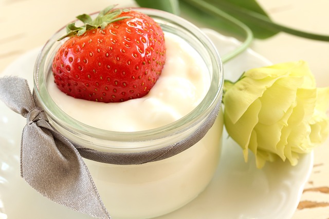 Yoghurt Health Benefits, Nutrients, Side Effects, Recipes, and More