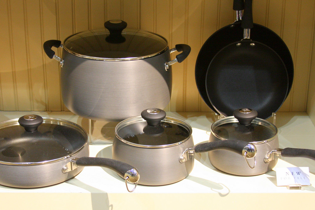 Hard Anodized Cookware- Is It Safe?
