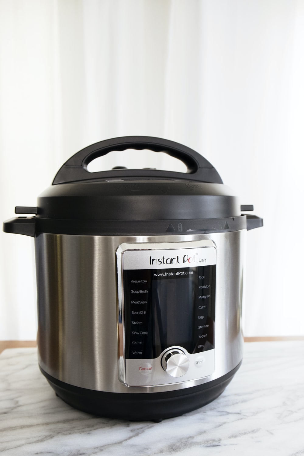 What Temperature Does a Slow Cooker Cook At?